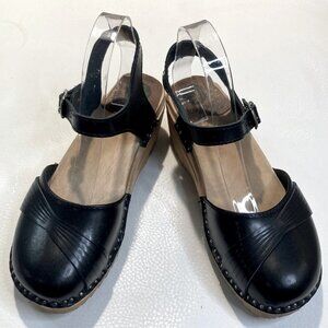 TROENTORP Sz 37 Leather Embellished Toe Cap Buckle Closure  Clogs Sandals